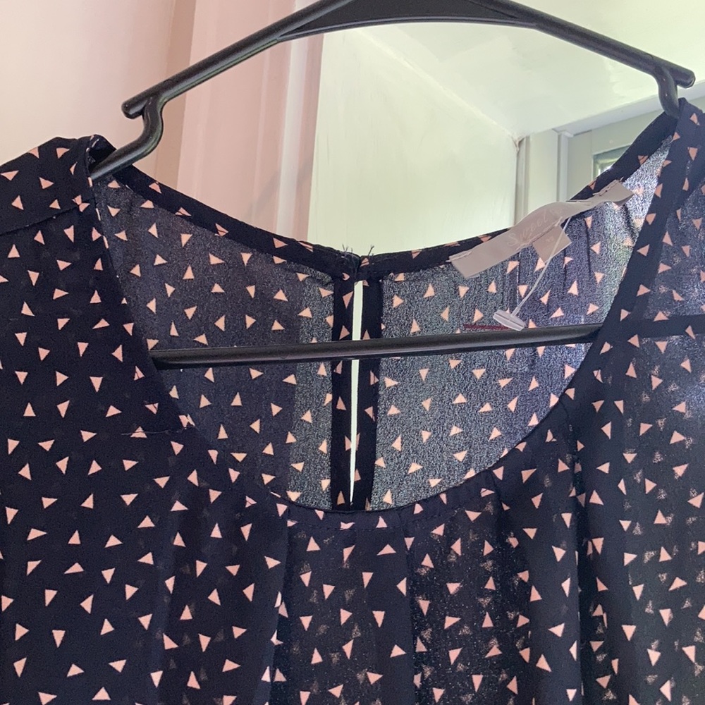 Navy Top - Picture 2 of 3